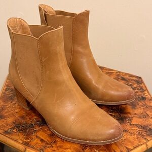 Women’s Florsheim Camel Leather Ankle Chelsea Boots, Heels, size 40